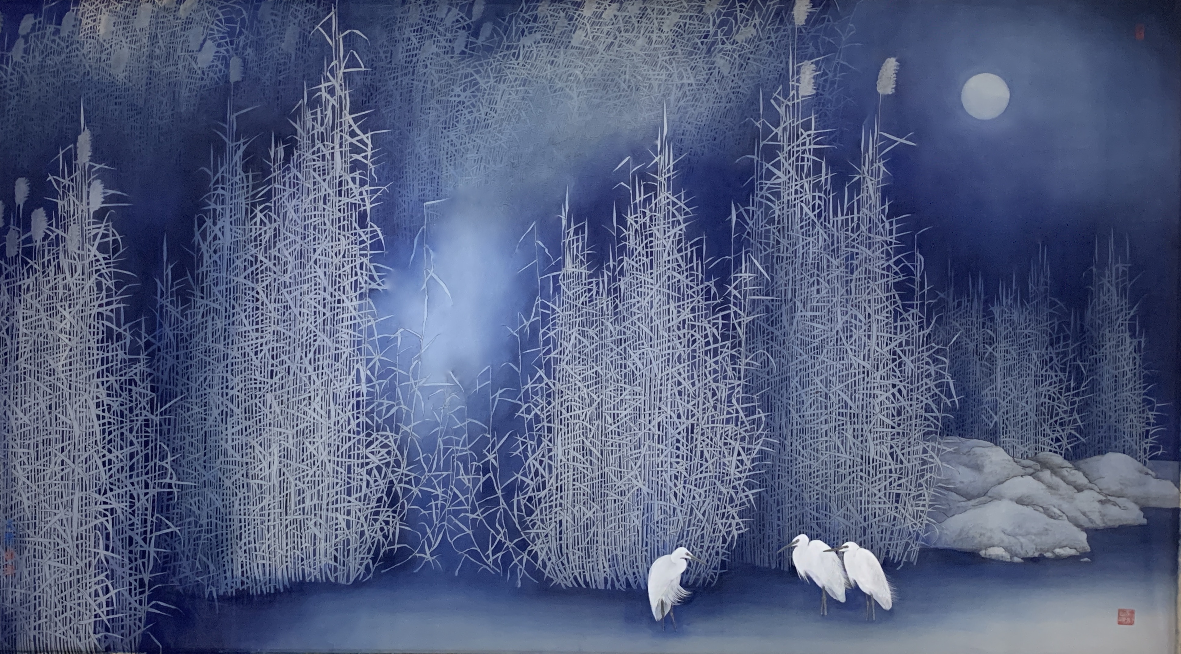許文德，《蘆荻夜色》，絹本岩彩，181x100 cm