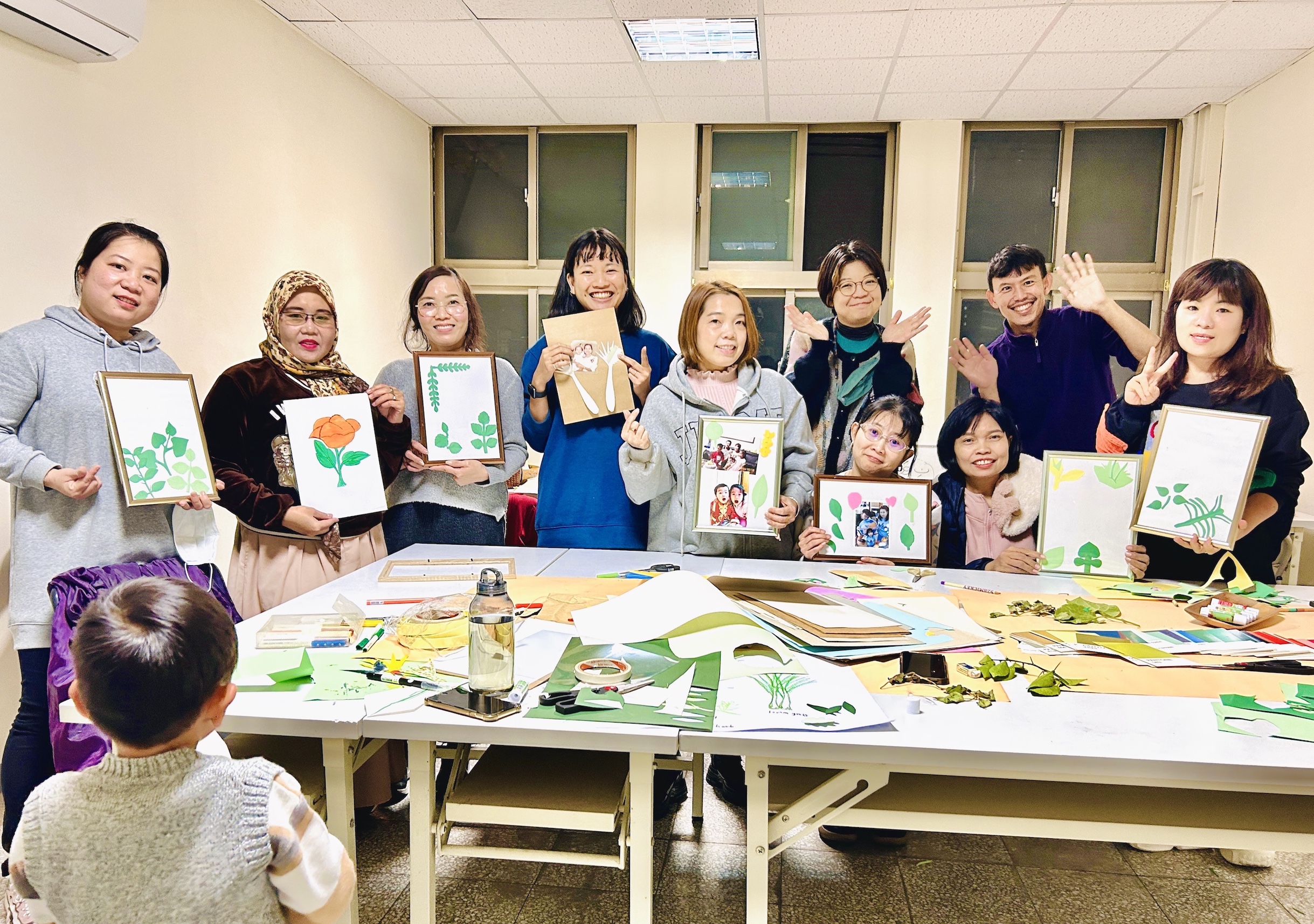 簡子倫的「香愁工作坊」與東南亞藝文圖書-SEAMi望見書間合作。圖片提供/藝術家簡子倫