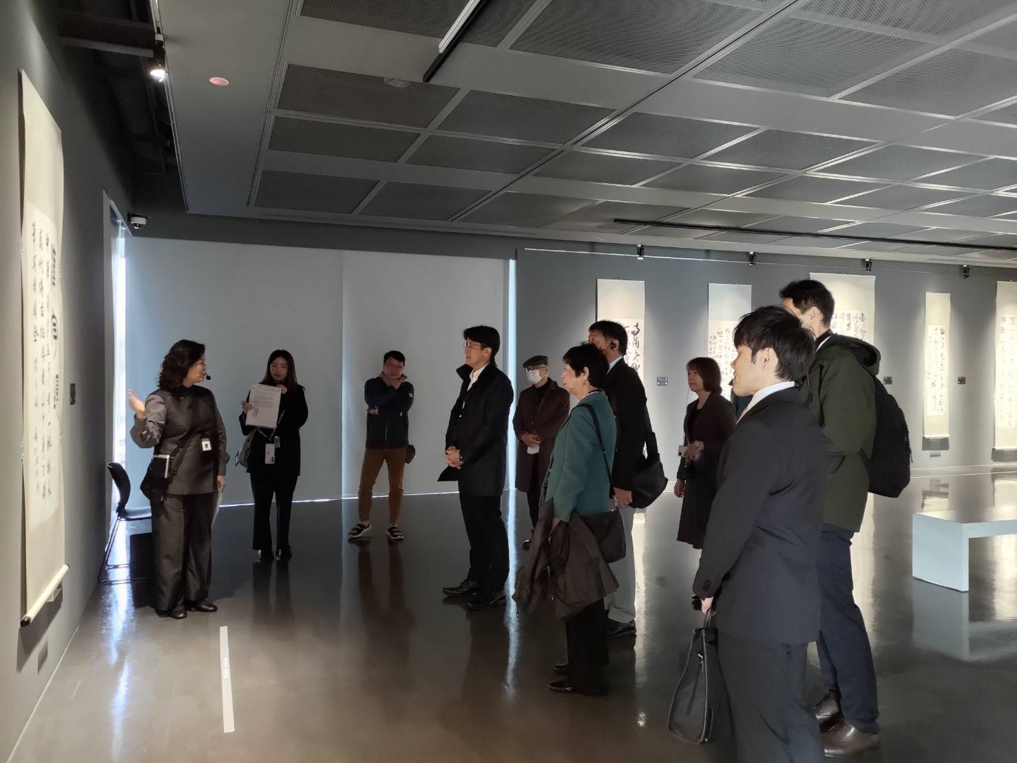 4 日本牛久市參訪團參觀橫山書法藝術館。
圖片提供/桃園市立美術館