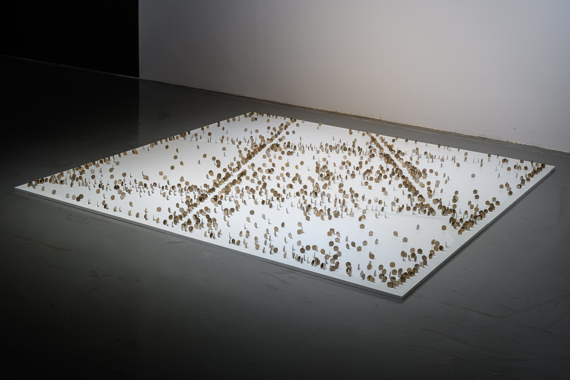 立體造形類桃美獎—黃銘心〈界限街〉。攝影/ANPIS FOTO王世邦,圖片提供/桃園市立美術館。