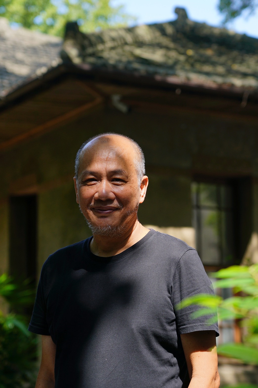 「書寫的變奏與對話：書法．設計的當代語境」策展人游明龍。圖片提供／游明龍。